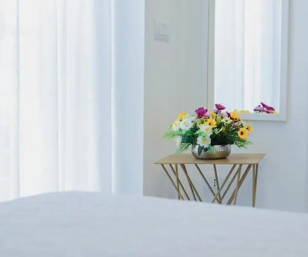 Konukevi Aurorooms 4*
